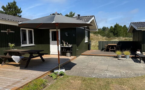 Absolon - 1.5Km from the Sea: Toit, Lot Terre, Ombre, Chalet, Domicile, Mobilier De Jardin, Tableau De Plein Air, Pelouse, Arrière-Cour, Jardin