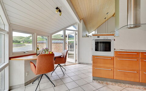 Gidsken - 30M from the Sea: Meubles, Design Intérieur, Sol, Bois, Sol, Plafond, Cuisine, Comptoir, Chaise, Pièce