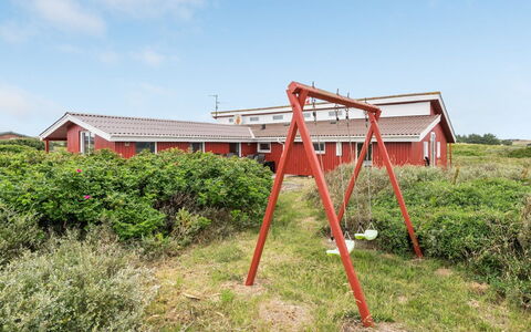Mogens - from the Sea: Toit, Chalet, Domicile, Ombre, Siding, Ferme, Porche, Structure En Plein Air, Batiments Jardin