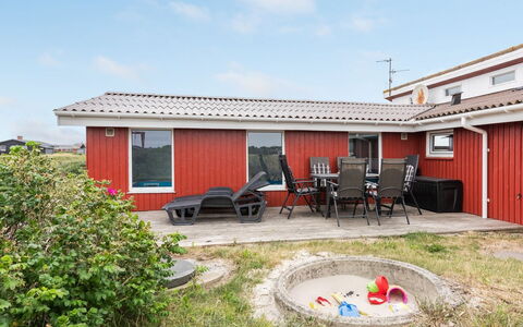 Mogens - from the Sea: Toit, Chalet, Domicile, Ombre, Siding, Ferme, Porche, Structure En Plein Air, Batiments Jardin