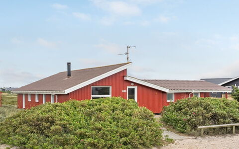 Mogens - from the Sea: Toit, Chalet, Domicile, Ombre, Siding, Ferme, Porche, Structure En Plein Air, Batiments Jardin