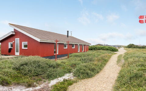 Mogens - from the Sea: Toit, Chalet, Domicile, Ombre, Siding, Ferme, Porche, Structure En Plein Air, Batiments Jardin