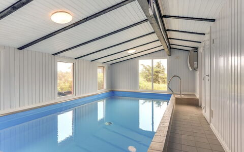 Mogens - from the Sea: Piscine, Sol, Composite, Plafond, Ombre, Conception, Dur, Recours, Hôtel, Daylighting