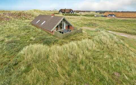 Felina - from the Sea: Herbe, Maison, Toit, Chalet, Domicile, Arbuste, Ferme, Lot Terre, Zone Rurale