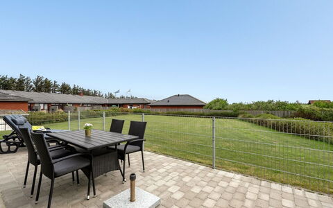 Ulva - 400M from the Sea: Architecture, Toit, Domicile, Composite, Daylighting, Siding, Allée