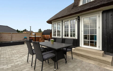 Ulva - 400M from the Sea: Architecture, Toit, Domicile, Composite, Daylighting, Siding, Allée
