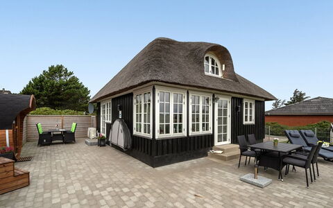 Ulva - 400M from the Sea: Architecture, Toit, Domicile, Composite, Daylighting, Siding, Allée