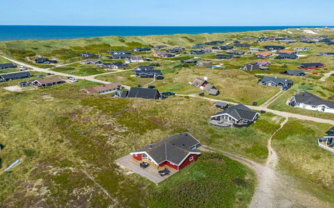 Emelie - 200M from the Sea: Architecture, Toit, Domicile, Composite, Daylighting, Siding, Allée