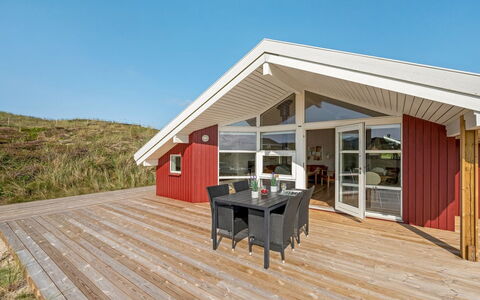 Emelie - 200M from the Sea: Architecture, Toit, Domicile, Composite, Daylighting, Siding, Allée