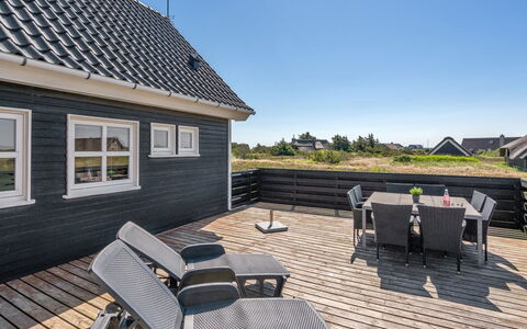 Eliena - 500M from the Sea: Toit, Lot Terre, Chalet, Domicile, Zone Rurale, Cabanon, Siding, Batiments Jardin, Cabane En Rondins, Cabane