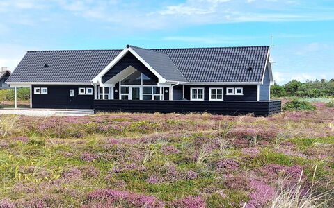 Eliena - 500M from the Sea: Toit, Lot Terre, Chalet, Domicile, Zone Rurale, Cabanon, Siding, Batiments Jardin, Cabane En Rondins, Cabane