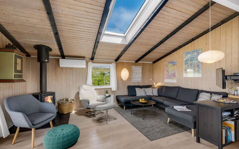 Friedel - 150M from the Sea: Design Intérieur, Bois, Plafond, Sol, Sol, Meubles, Salon, Canapé, Pièce, Domicile