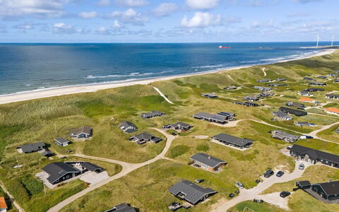 Friedel - 150M from the Sea: Toit, Lot Terre, Chalet, Domicile, Zone Rurale, Cabanon, Siding, Batiments Jardin, Cabane En Rondins, Cabane