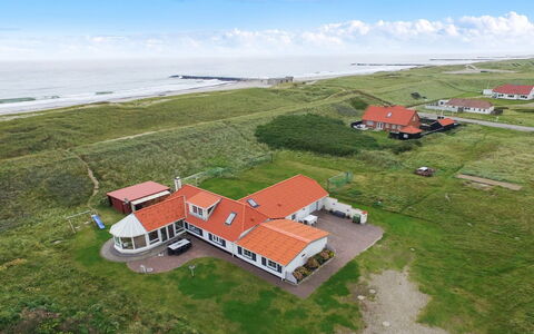 Pauli - 75M from the Sea: Maison, Toit, Domicile, Chalet, Cabanon, Batiments Jardin, Siding, Cour, Cabane En Rondins, Cabane