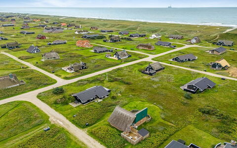 Balthasar - 200M from the Sea: Bois, Toit, Architecture, Domicile, Maison, Chalet, Siding, Dur, Pente, Biens