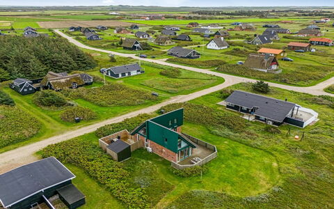Balthasar - 200M from the Sea: Bois, Toit, Architecture, Domicile, Maison, Chalet, Siding, Dur, Pente, Biens