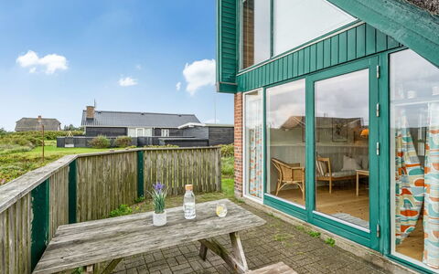 Balthasar - 200M from the Sea: Bois, Toit, Architecture, Domicile, Maison, Chalet, Siding, Dur, Pente, Biens