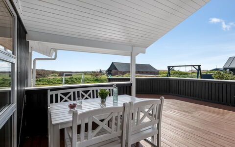 Floriana - 650M from the Sea: Toit, Lot Terre, Chalet, Domicile, Zone Rurale, Cabanon, Siding, Batiments Jardin, Cabane En Rondins, Cabane