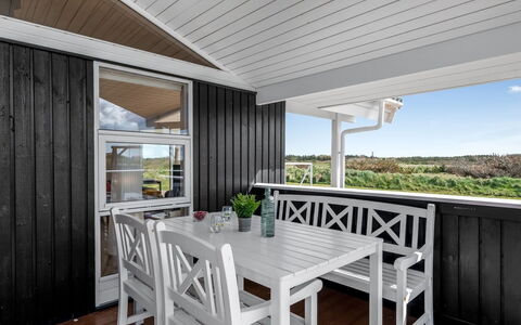 Floriana - 650M from the Sea: Toit, Lot Terre, Chalet, Domicile, Zone Rurale, Cabanon, Siding, Batiments Jardin, Cabane En Rondins, Cabane