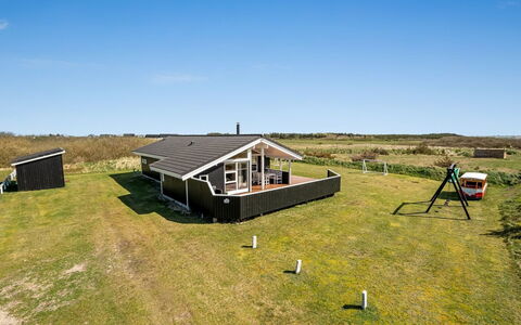 Floriana - 650M from the Sea: Toit, Lot Terre, Chalet, Domicile, Zone Rurale, Cabanon, Siding, Batiments Jardin, Cabane En Rondins, Cabane