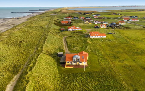 Ali - 75M from the Sea: Toit, Plaine, Lot Terre, Zone Rurale, Domicile, Biens, Champ, Chalet, Pelouse, Banlieue