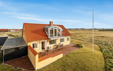 Ali - 75M from the Sea: Toit, Lot Terre, Chalet, Domicile, Zone Rurale, Cabanon, Siding, Batiments Jardin, Cabane En Rondins, Cabane