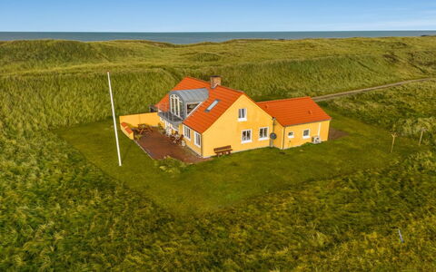Ali - 75M from the Sea: Toit, Lot Terre, Chalet, Domicile, Zone Rurale, Cabanon, Siding, Batiments Jardin, Cabane En Rondins, Cabane