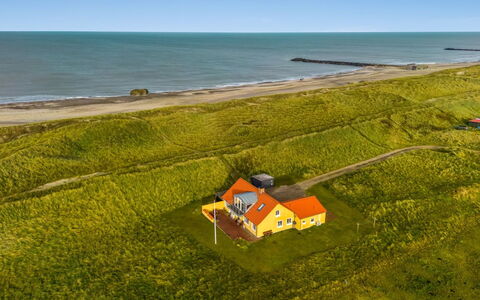 Ali - 75M from the Sea: Toit, Lot Terre, Chalet, Domicile, Zone Rurale, Cabanon, Siding, Batiments Jardin, Cabane En Rondins, Cabane