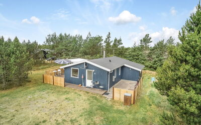 Hughlek - 900M from the Sea