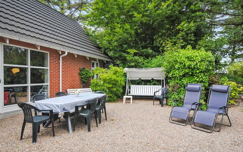 Ludovic - 7Km from the Sea: Toit, Lot Terre, Chalet, Domicile, Zone Rurale, Cabanon, Siding, Batiments Jardin, Cabane En Rondins, Cabane