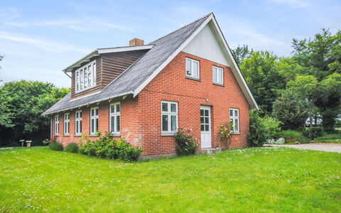 Ludovic - 7Km from the Sea: Toit, Lot Terre, Chalet, Domicile, Zone Rurale, Cabanon, Siding, Batiments Jardin, Cabane En Rondins, Cabane