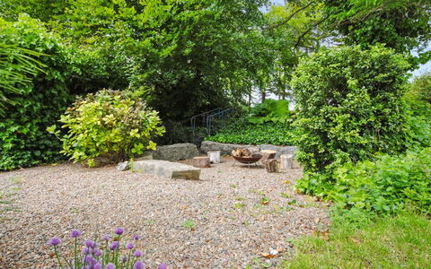 Ludovic - 7Km from the Sea: Toit, Lot Terre, Chalet, Domicile, Zone Rurale, Cabanon, Siding, Batiments Jardin, Cabane En Rondins, Cabane