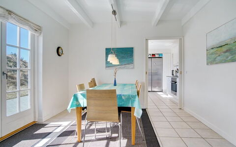 Ønef - 1Km from the Sea: Meubles, Design Intérieur, Chaise, Sol, Table, Recours, Sol, Plafond, Pièce, Eco Hôtel