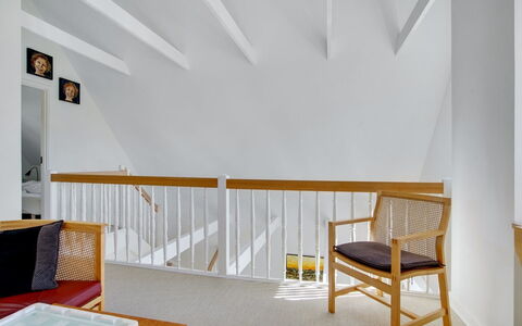 Ønef - 1Km from the Sea: Meubles, Design Intérieur, Chaise, Sol, Table, Recours, Sol, Plafond, Pièce, Eco Hôtel