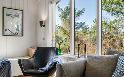 Bylgja - 1.7Km from the Sea: Meubles, Design Intérieur, Bois, Sol, Sol, Salon, Canapé, Pièce, Éclairage, Plafond