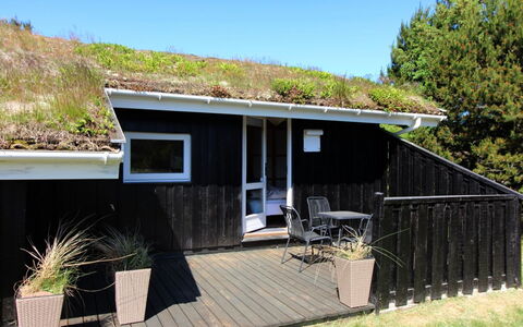Anthonia - 1.6Km from the Sea: Bois, Toit, Maison, Chalet, Porte, Domicile, Siding, Lot Terre, Batiments Jardin, Cabanon