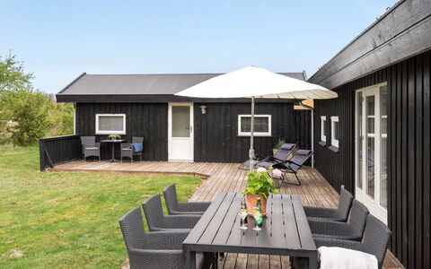 Birette - 1.5Km from the Sea: Bois, Domicile, Maison, Toit, Chalet, Porte, Plate-Forme, Ombre, Dur, Porche