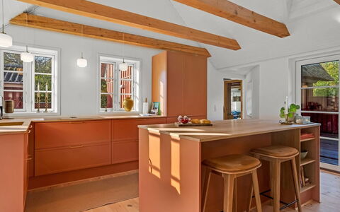 Beghel - 350M from the Sea: Sol, Design Intérieur, Bois, Sol, Meubles, Plafond, Comptoir, Cuisine, Cabinetry, Parquet