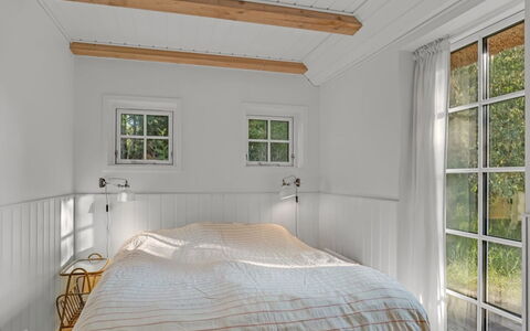Beghel - 350M from the Sea: Design Intérieur, Bois, Sol, Chambre, Plafond, Sol, Lit, Éclairage, Literie, Meubles