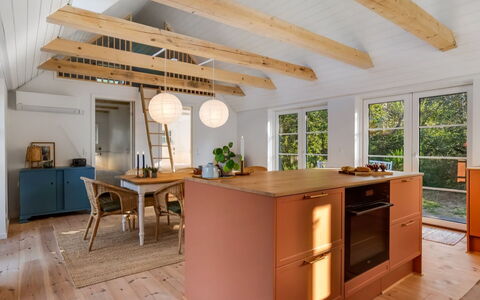 Beghel - 350M from the Sea: Meubles, Sol, Design Intérieur, Bois, Plafond, Sol, Comptoir, Parquet, Luminaire, Cuisine