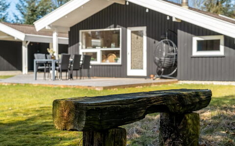 Akka - 2Km from the Sea: Maison, Domicile, Porte, Toit, Chalet, Biens, Jardin, Ombre, Siding, Cour