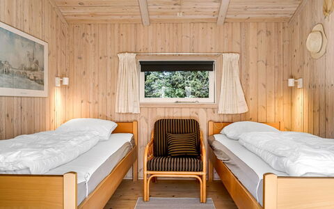 Akka - 2Km from the Sea: Lit, Chambre, Design Intérieur, Bois, Drap De Lit, Meubles, Literie, Sol, Plafond, Sol
