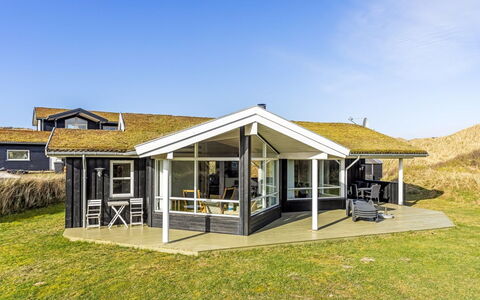 Bovi - 300M from the Sea: Bois, Domicile, Porche, Plate-Forme, Dur, Toit, Tache De Bois, Parquet, Eco Hôtel