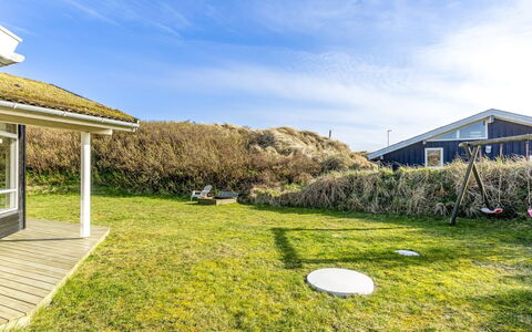Bovi - 300M from the Sea: Bois, Domicile, Porche, Plate-Forme, Dur, Toit, Tache De Bois, Parquet, Eco Hôtel