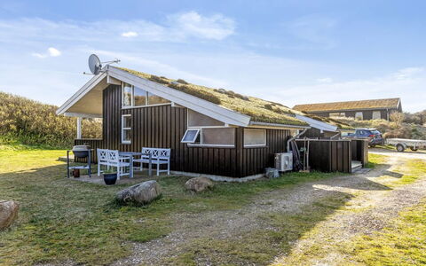 Bovi - 300M from the Sea: Bois, Domicile, Porche, Plate-Forme, Dur, Toit, Tache De Bois, Parquet, Eco Hôtel