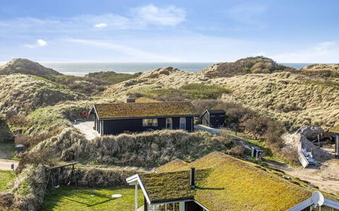Bovi - 300M from the Sea: Bois, Domicile, Porche, Plate-Forme, Dur, Toit, Tache De Bois, Parquet, Eco Hôtel