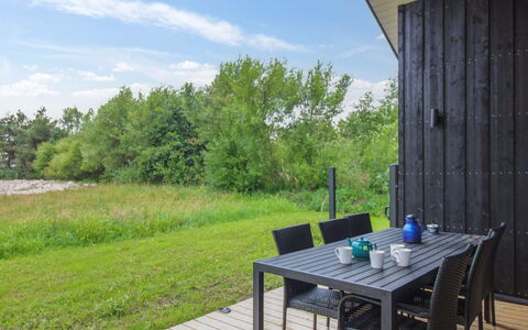 Holke - 600M from the Sea: Design Intérieur, Plafond, Appartement, Sol, Meubles, Sol, Pièce, Éclairage, Domicile, Canapé