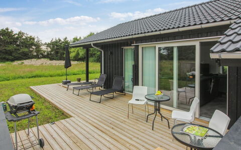 Holke - 600M from the Sea: Design Intérieur, Plafond, Appartement, Sol, Meubles, Sol, Pièce, Éclairage, Domicile, Canapé