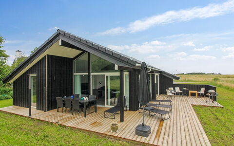 Holke - 600M from the Sea: Design Intérieur, Plafond, Appartement, Sol, Meubles, Sol, Pièce, Éclairage, Domicile, Canapé