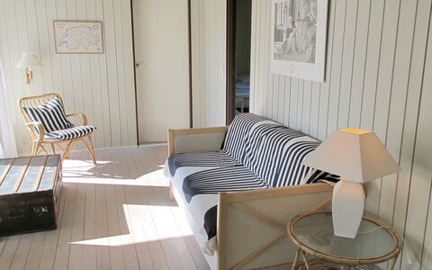 Claudette - 1Km from the Sea: Meubles, Design Intérieur, Bois, Sol, Sol, Pièce, Domicile, Salon, Chaise, Cadre